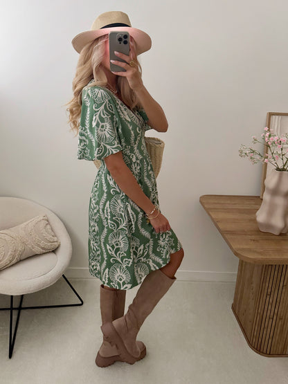 FILIA V-neck flared dress