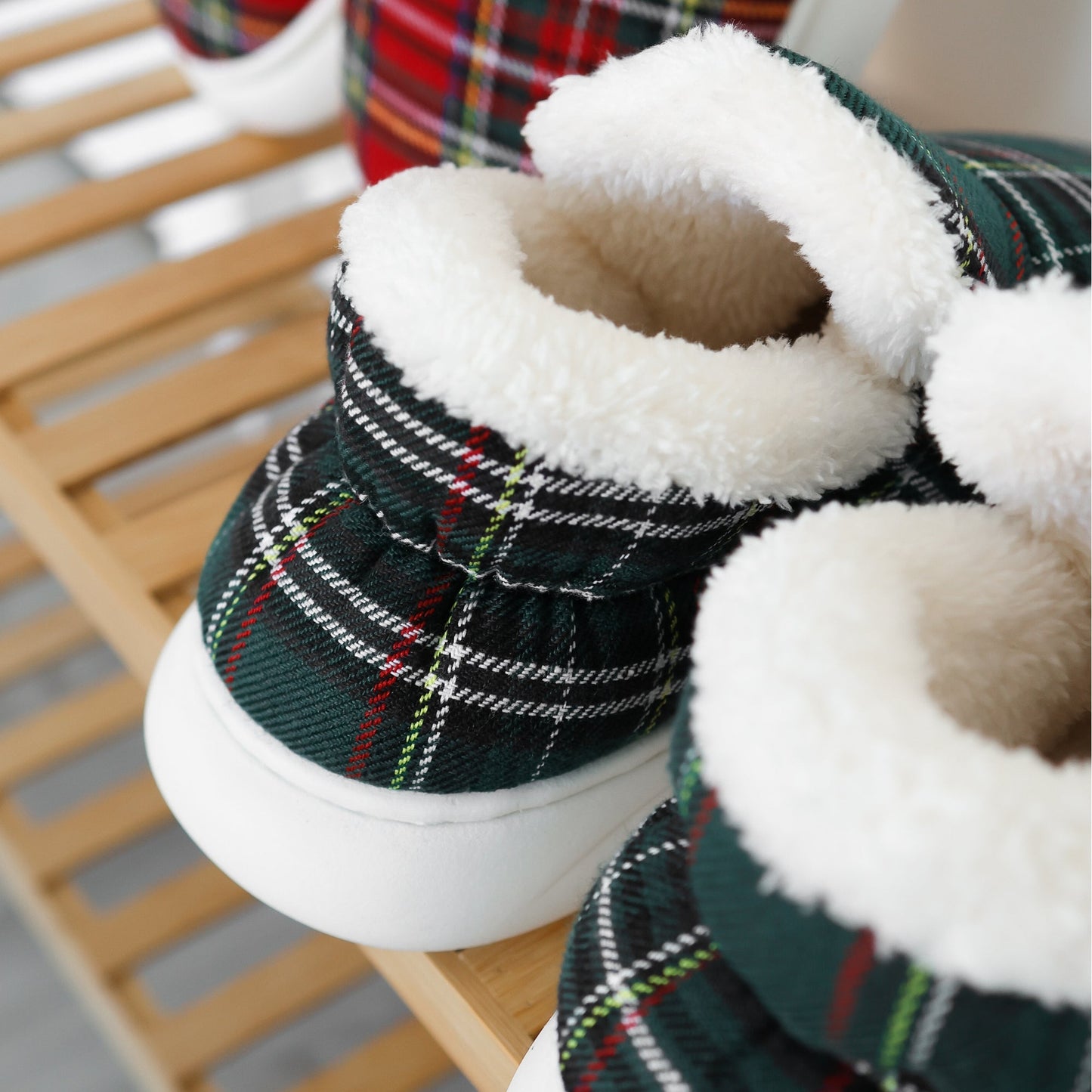 Pluffi Hausschuhe – Plaid Edition