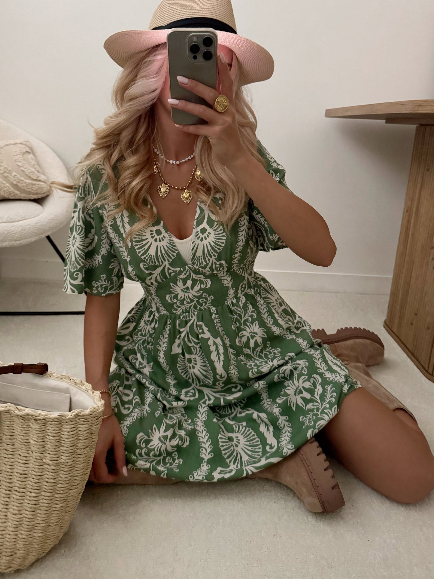 FILIA V-neck flared dress